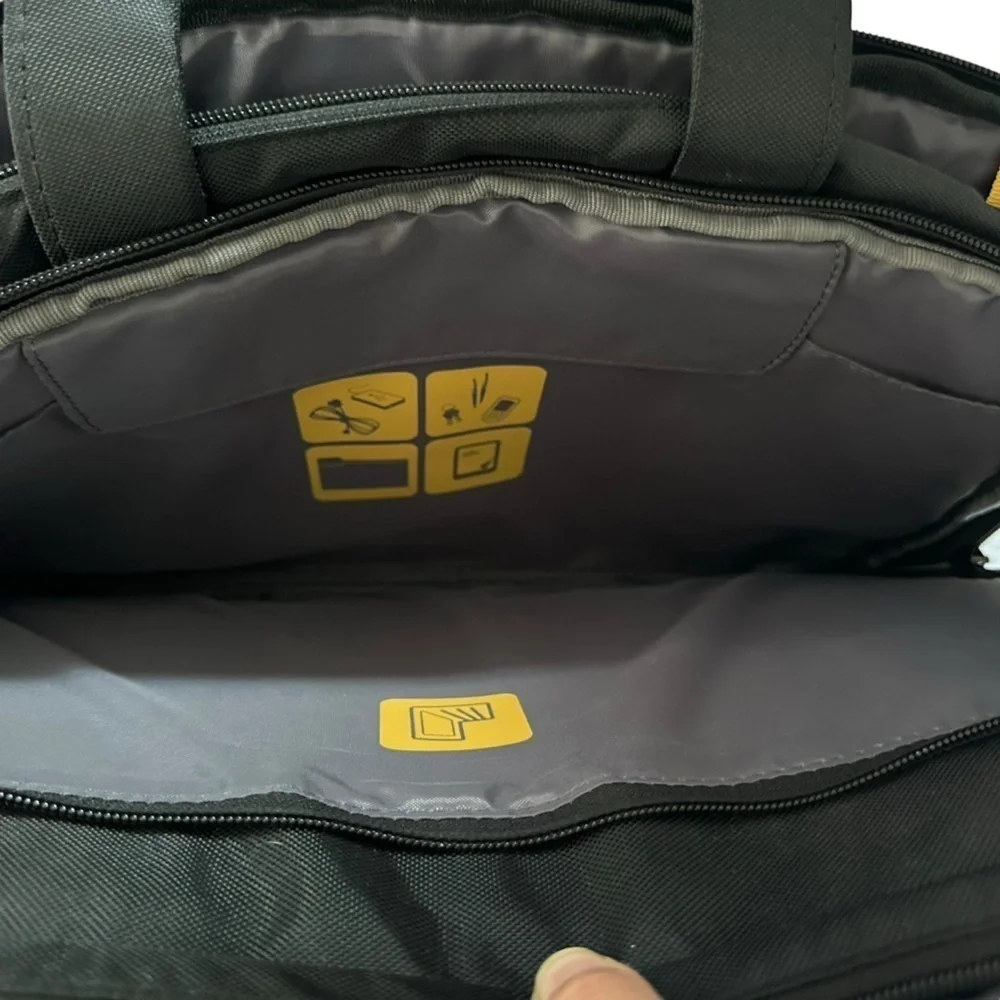 TARGUS REVOLUTION CHECKPOINT FRIENDLY BRIEFCASE